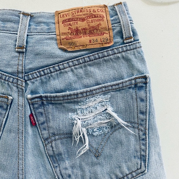 Professionally altered super cute high waisted Levi’s Jean shorts. - Picture 7 of 7